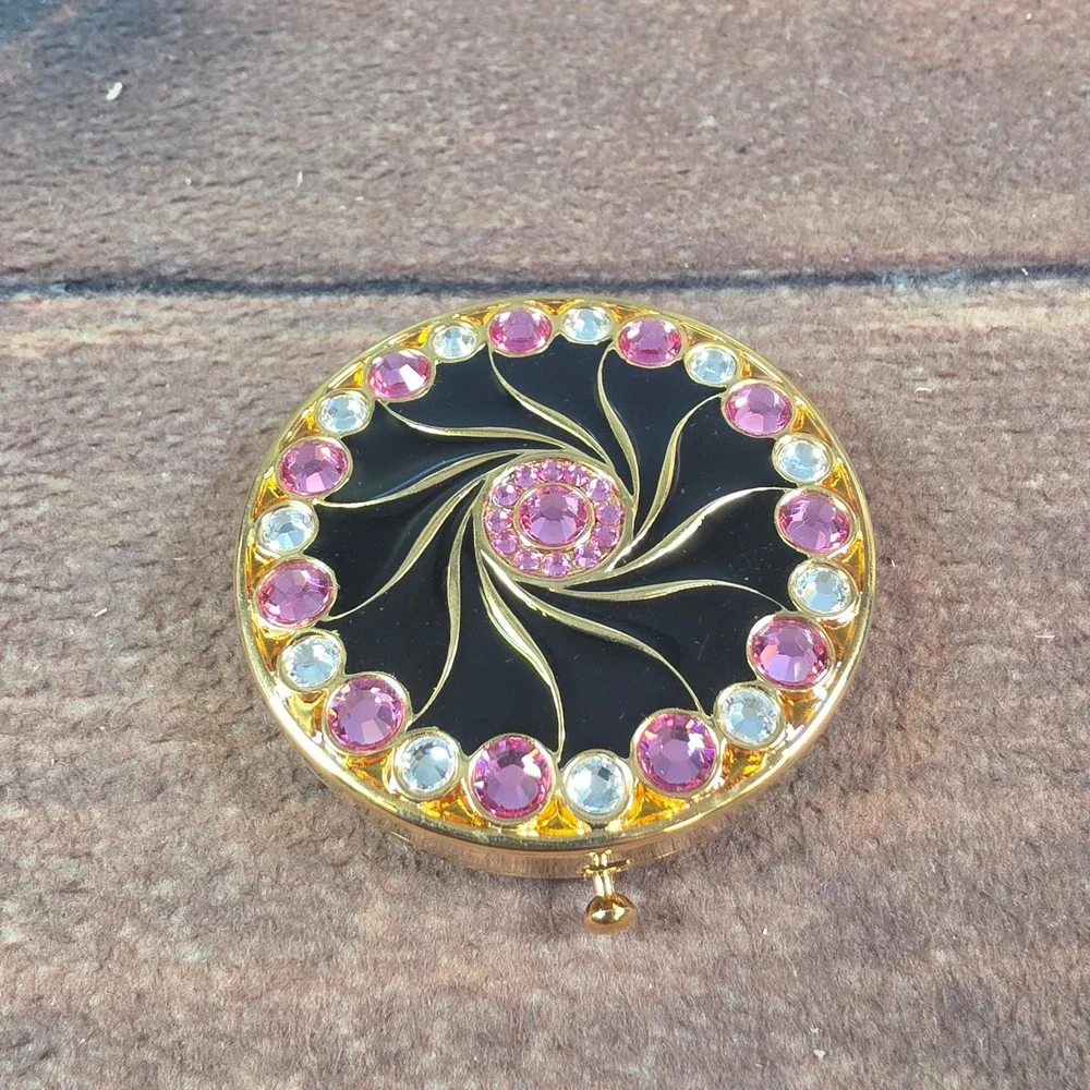 Estee Lauder Re-Nutriv Powder Compact Womens OS Gold Good Crystal Enamel Swirl